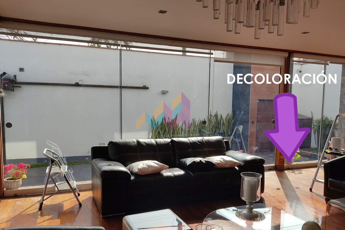 decoloración por radiación UV en piso de madera